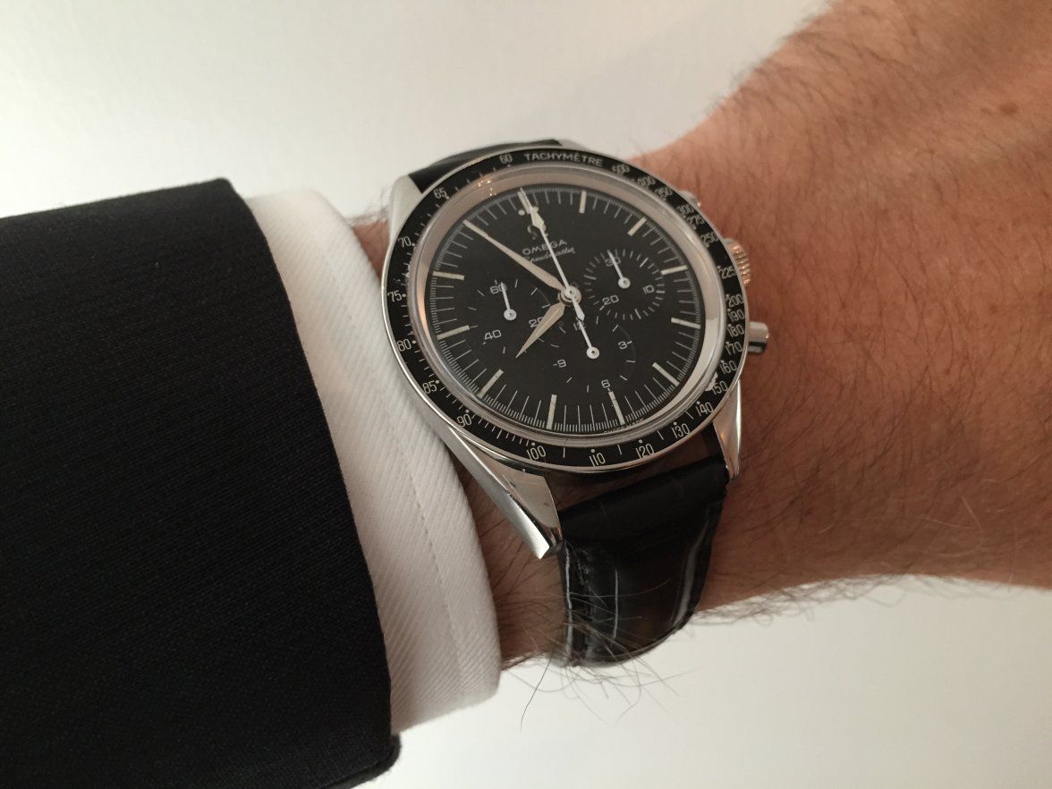 Đồng hồ Omega dây da Speedmaster Moonwatch