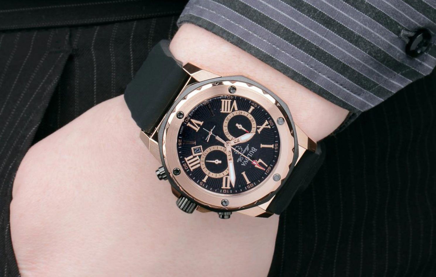 Đồng hồ Bulova crystal Marine Star Calendar Dress