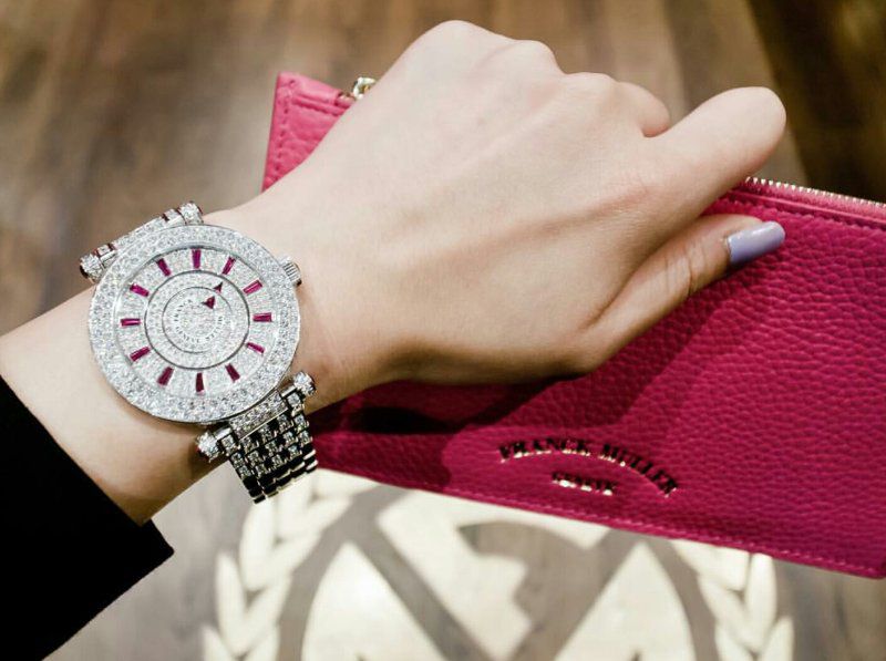   Mẫu đồng hồ Franck Muller mặt hình chữ nhật trong bộ sưu tâp đòng hồ Franck Muller Double Mystery 