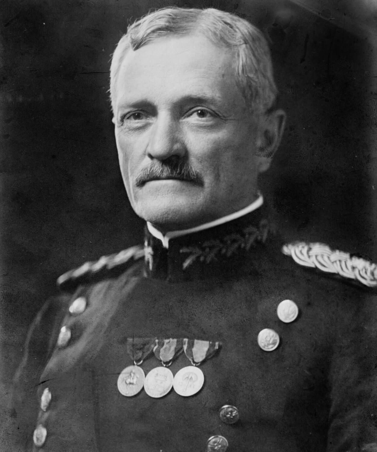 chân dung tướng pershing