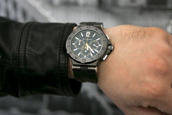 bvlgari watch man hand on