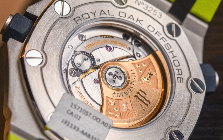 mặt sau đồng hồ Audemars Piguet Royal Oak Offshore Divers 