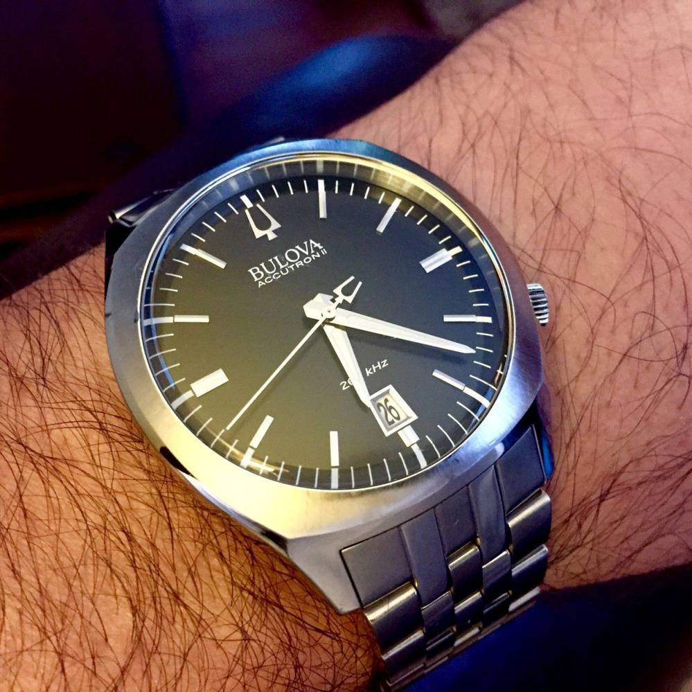 Đồng hồ Bulova Accutron Surveyor 