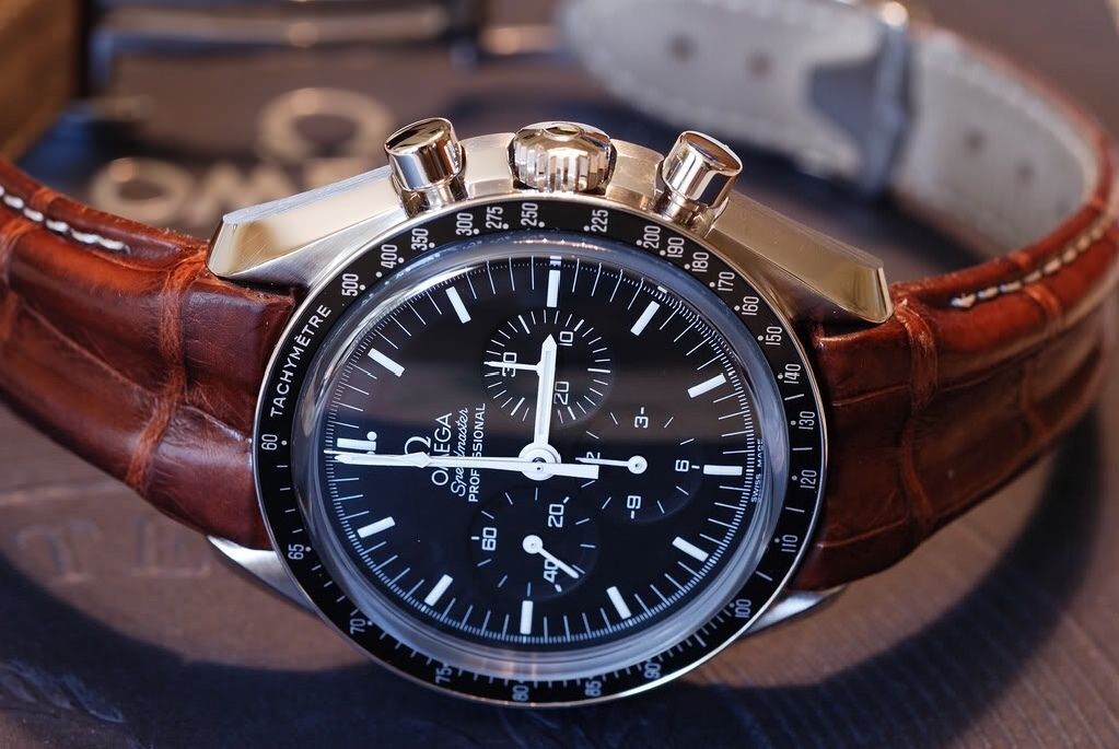 Dây đồng hồ da cá sấu Omega có giá từ trăm triệu