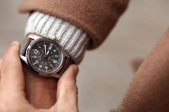 Bốn mẫu đồng hồ nam đẹp giá rẻ hợp túi tiền chàng công sở