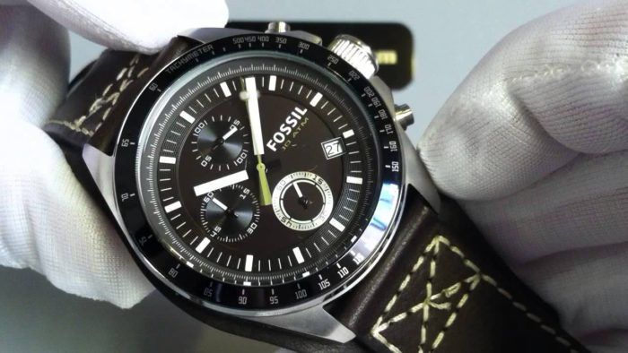 Cách chỉnh đồng hồ Fossil 6 kim khá phức tạp