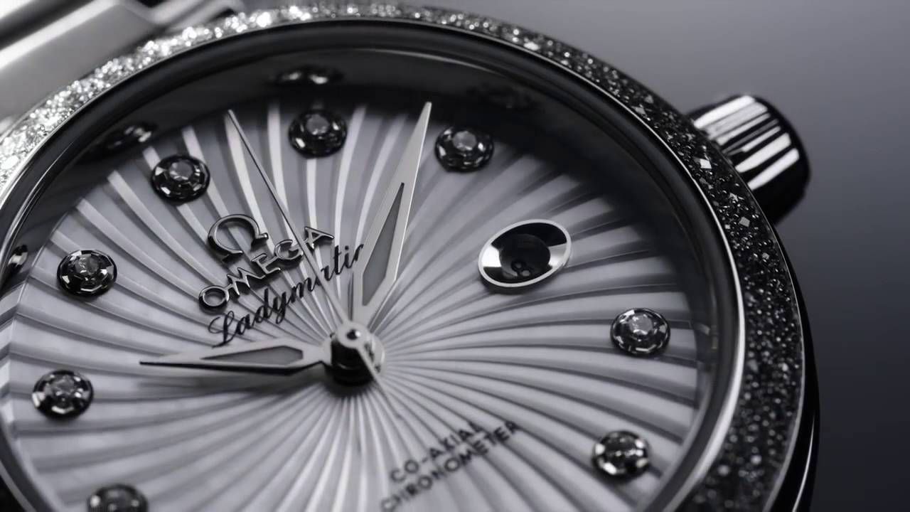 BST Ladymatic của đồng hồ Omega De Ville 