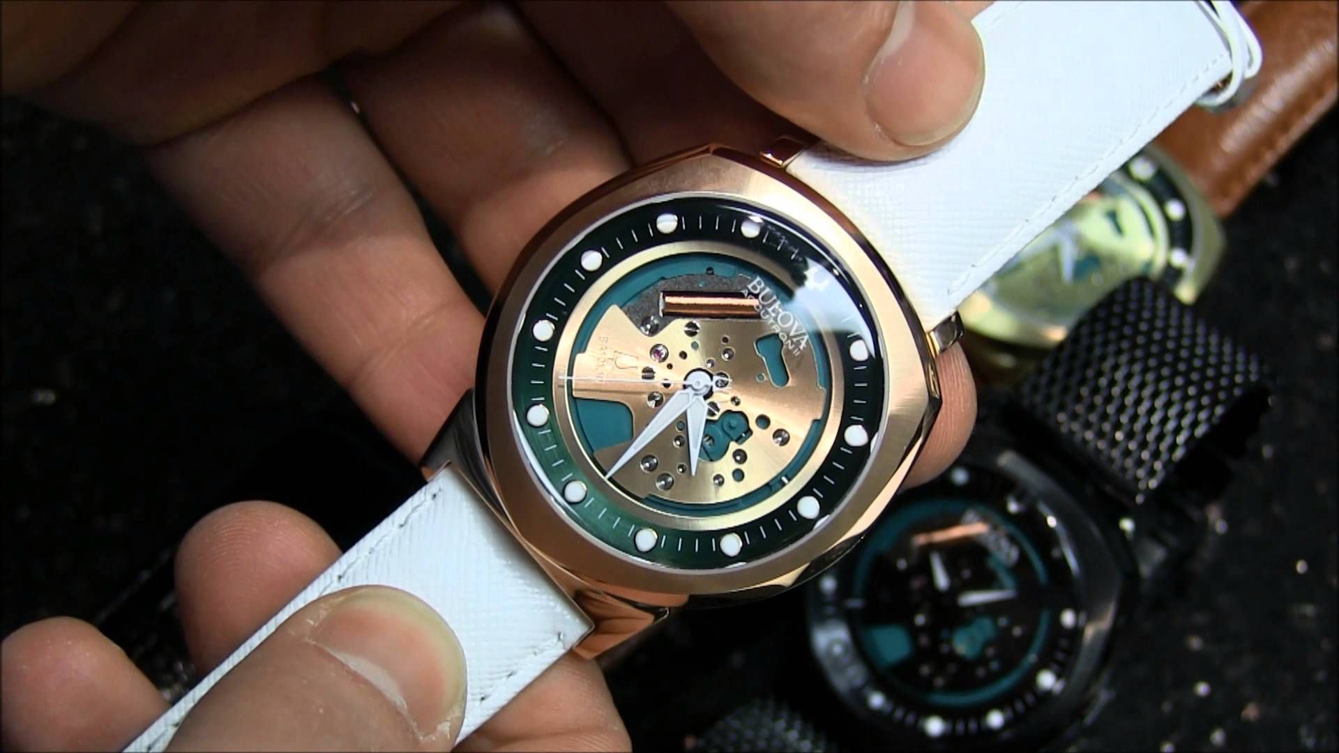 kiểm tra đồng hồ Bulova chính hãng