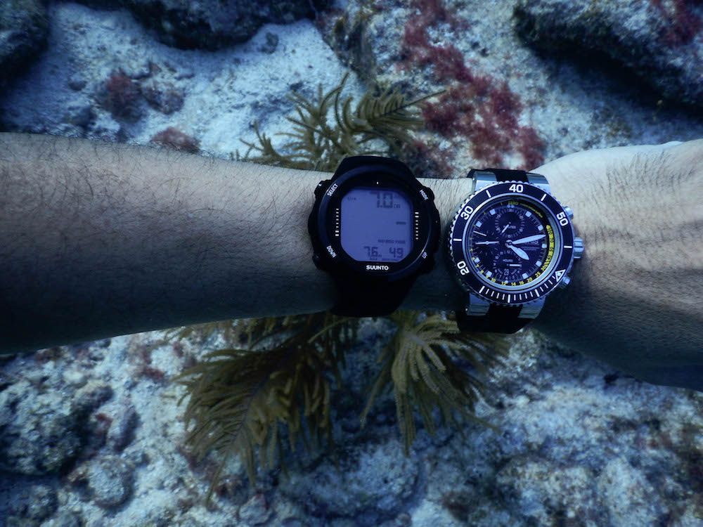 Đồng hồ Oris Aquis không quá chênh lệch với máy tính lặn