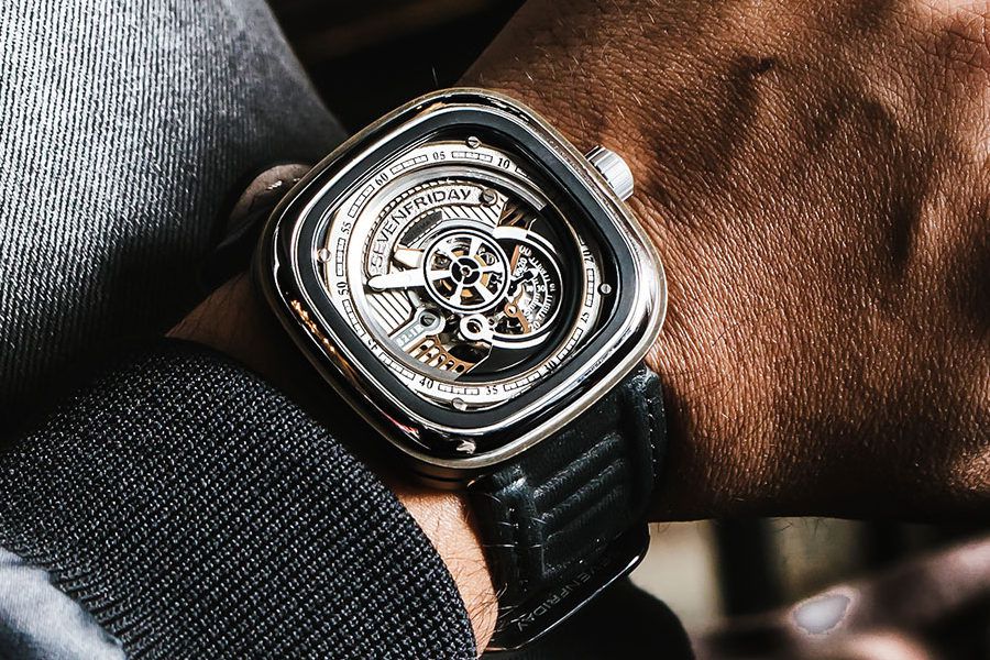 đồng hồ Sevenfriday S2/01 lấy ý tưởng từ "cuộc cách mạng công nghiệp"