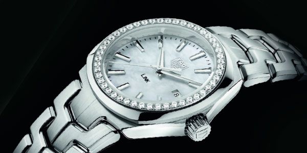 Đồng hồ TAG Heuer tại Hà Nội cũng cung cấp chế độ bảo hành chính hãng