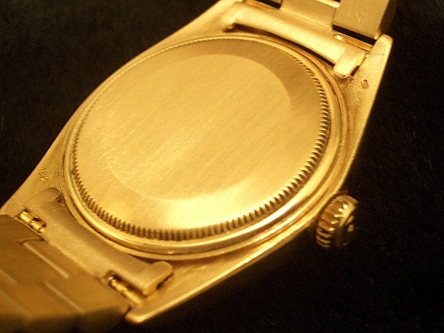 Đồng hồ Thụy Sỹ mạ vàng 18k
