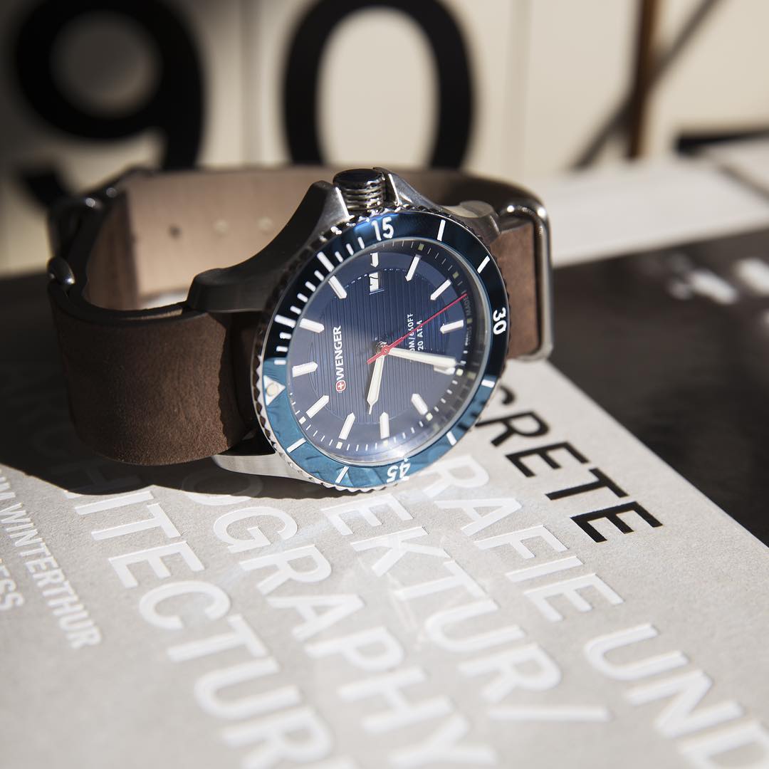 đồng hồ wenger thời trang