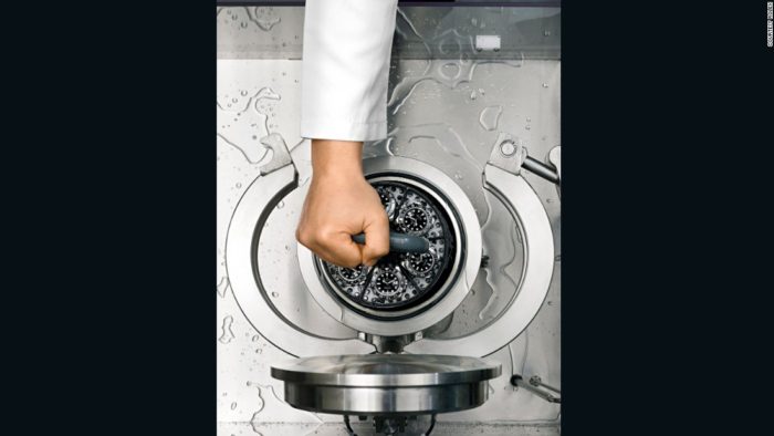 Era Watch chỉ bảo hành đồng hồ Thụy Sĩ chính hãng