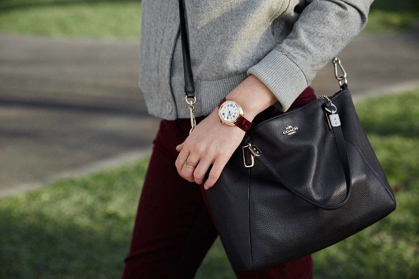 Đồng hồ mặt đá saphia Cartier Cle de Cartier