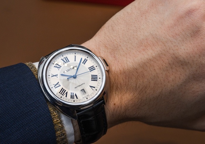 Tại sao nên chọn đồng hồ Cartier dây da?