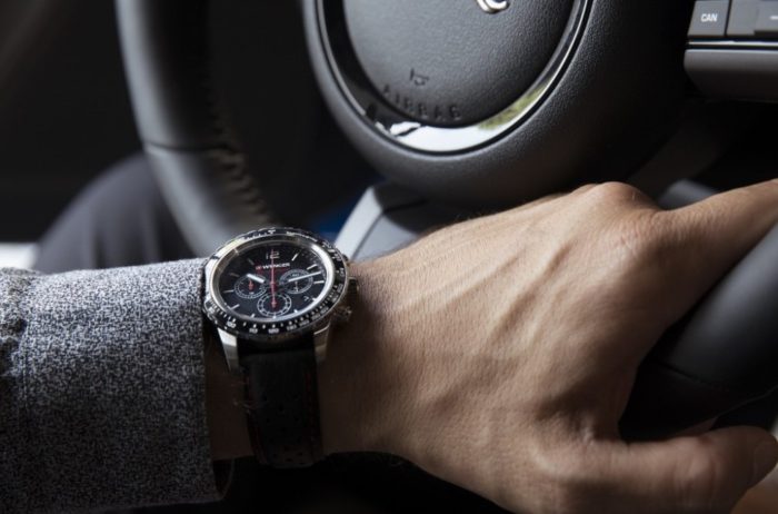Đồng hồ Thụy Sỹ xách tay trở thành mặt hàng trôi nổi trên thị trường