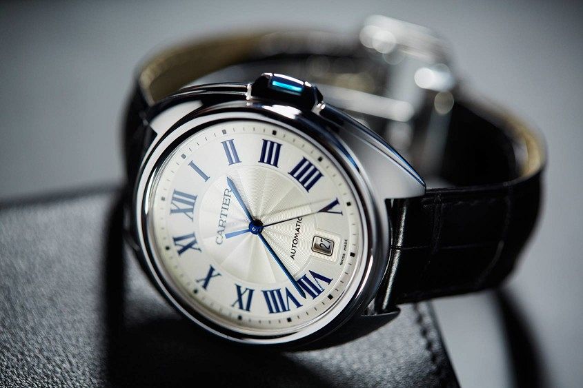 Đồng hồ mặt đá saphia Cartier Cle de Cartier