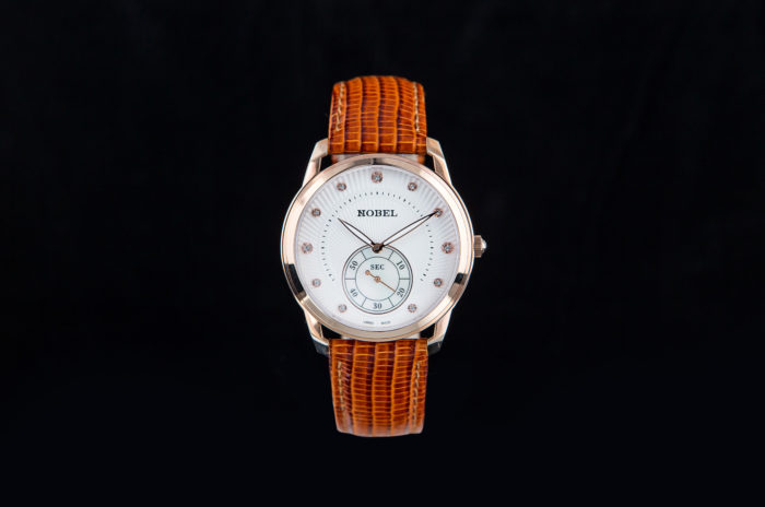 Giải đáp cho bạn: đồng hồ Novel có chạy bằng pin không