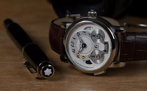 Đồng hồ đeo tay Montblanc phiên bản limited