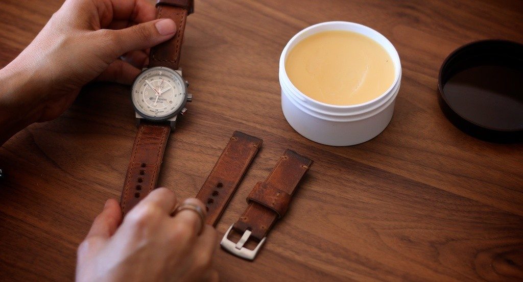 Các cách xử lý khi dây da đồng hồ bị cứng cho đồng hồ mới
