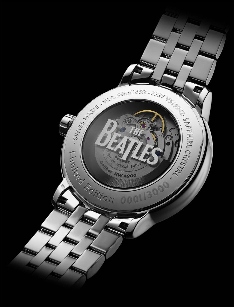 Mặt sau đồng hồ Raymond Weil Maestro Beatles “Abbey Road” khắc tên của nhóm nhạc “The Beatles”
