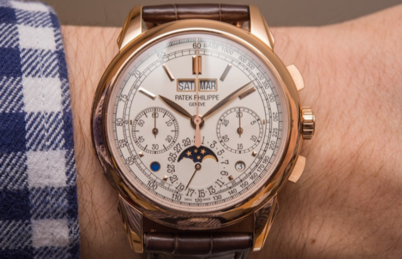 Đổi gió cho đôi tay với 2 mẫu đồng hồ Patek Philippe dây da 1 Đồng hồ Patek Philippe dây da 5270R-001