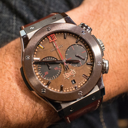 Mắt số đồng hồ nam đẹp nhất “Frobidden X” có khích thước là 45mm