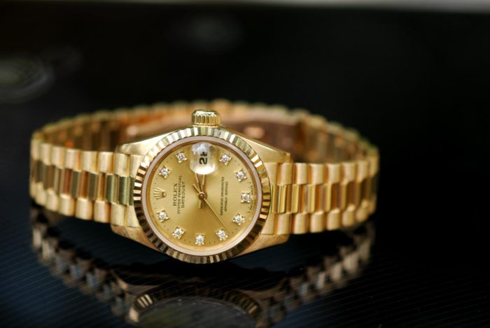 Đồng hồ Rolex DateJust mạ vàng 18K cho cái nhìn trẻ trung, sang trọng