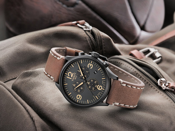 Mẫu đồng hồ Thụy Sỹ Tissot này có kích thước mặt là 45mm