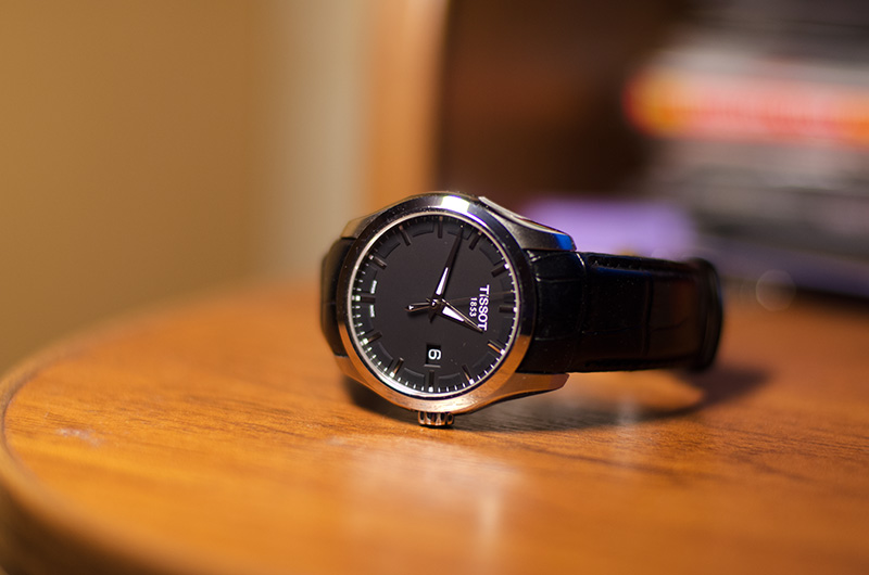 Kích thước của đồng hồ Tissot điện tử ( quartz) là 39mm, vỏ được làm từ thép không gỉ 316L