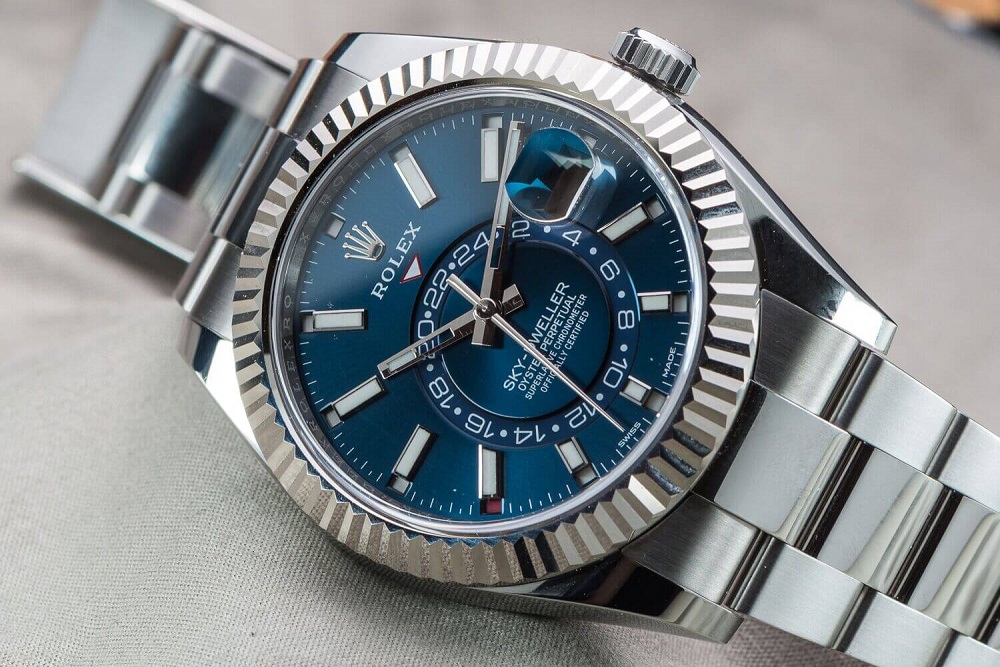Mặt số đồng hồ Rolex dây kim loại có sắc xanh đậm - thể thao, cá tính và trẻ trung