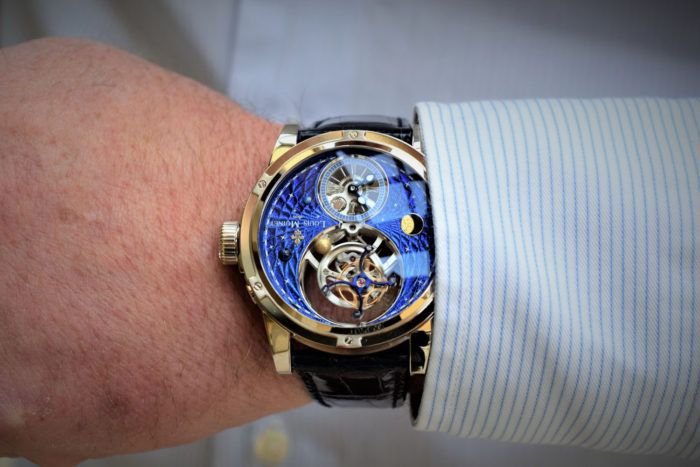Đồng hồ Louis Moinet Space Mystery với mặt màu Magic Blue