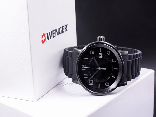 Đồng hồ Wenger 01.0341.112 Sắc đen quý phái