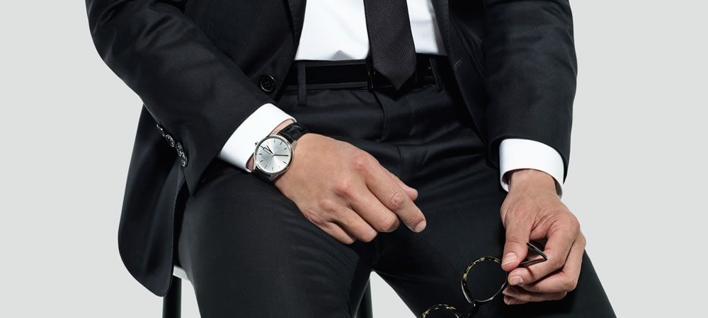 Bốn mẫu đồng hồ nam đẹp giá rẻ hợp túi tiền chàng công sở