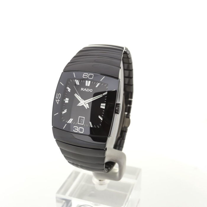 Mẫu đồng hồ Rado nam mặt vuông nào nổi tiếng trên thị trường?