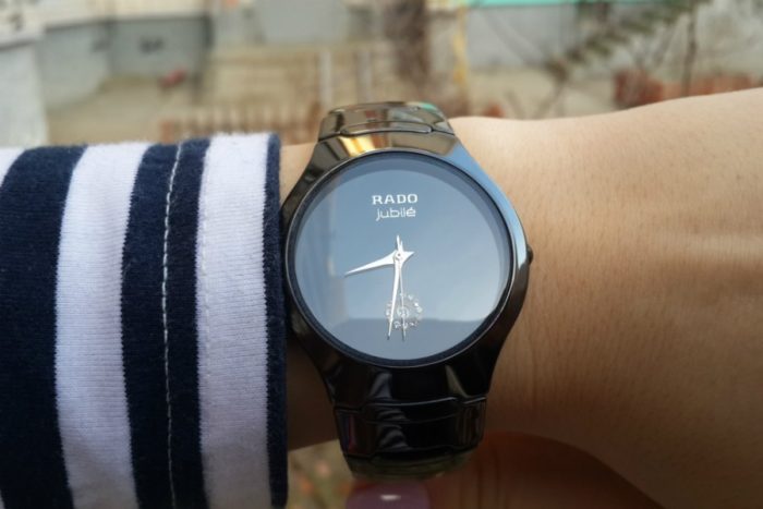 sản phẩm đồng hồ Rado dây đá