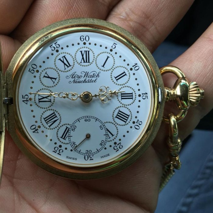 Đồng hồ Aerowatch quả quýt