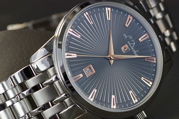 chất liệu đồng hồ L'duchen thép không gỉ 316L