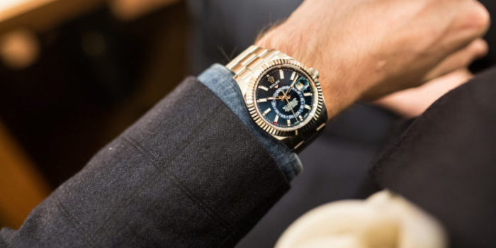 nhận biết đồng hồ Rolex thật