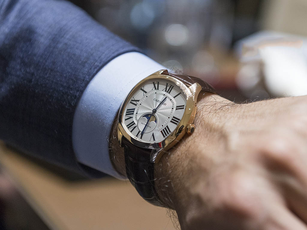 Đồng hồ đeo tay Cartier Drive cho quý ông lịch lãm quyến rũ