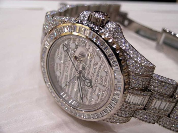 Đồng hồ Rolex gawnskim cương giá bao nhiêu