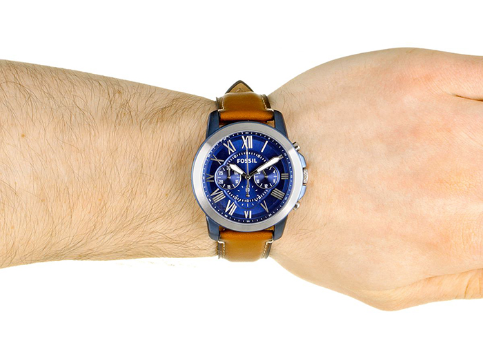 trên tay đồng hồ fossil FS5151 10amt