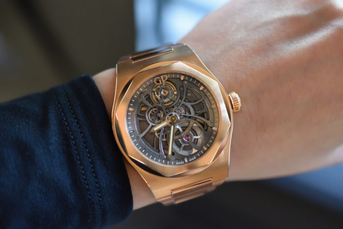 đồng hồ Girard Perregaux Laureato  2017 lộ cơ