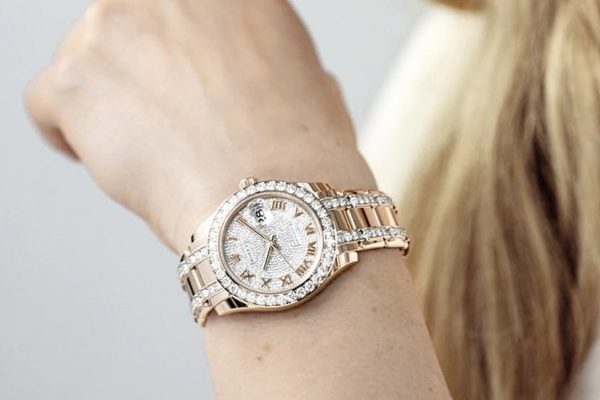 chiếc đồng hồ Rolex đính kim cương đẹp mê hồn