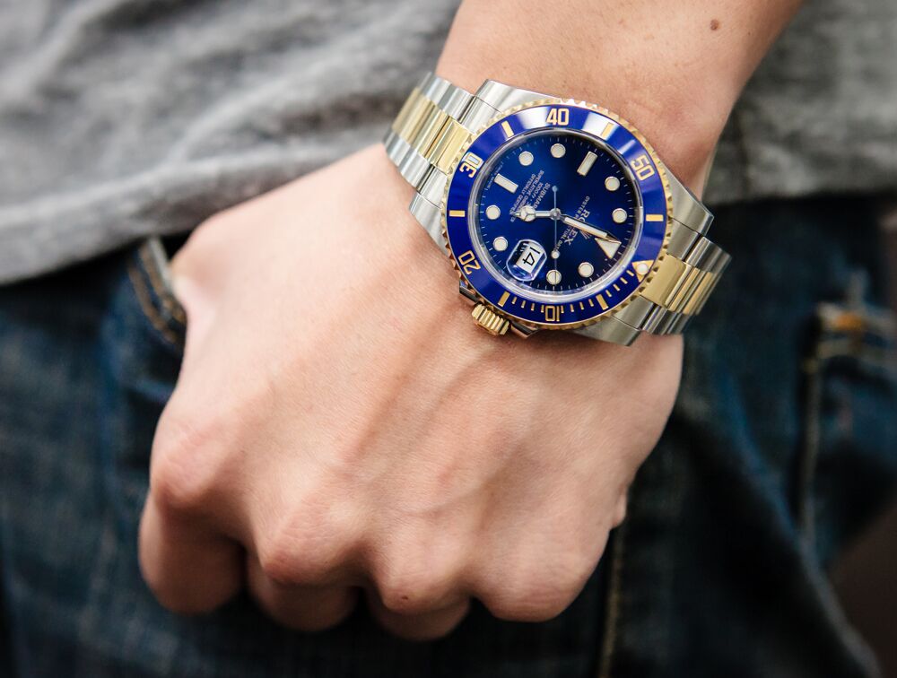 Mẫu đồng hồ nam xịn nhất Rolex hiển thị ngày ở vị trí hướng 3 giờ Mẫu đồng hồ nam xịn nhất Rolex hiển thị ngày ở vị trí hướng 3 giờ