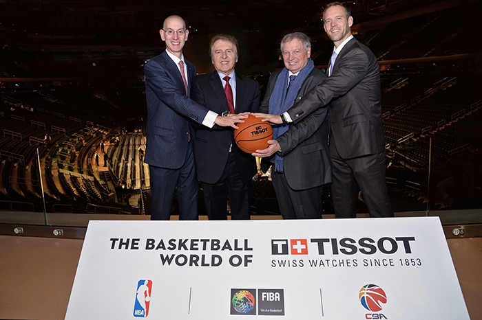 Cái bắt tay huyền thoại giữa Tissot và NBA