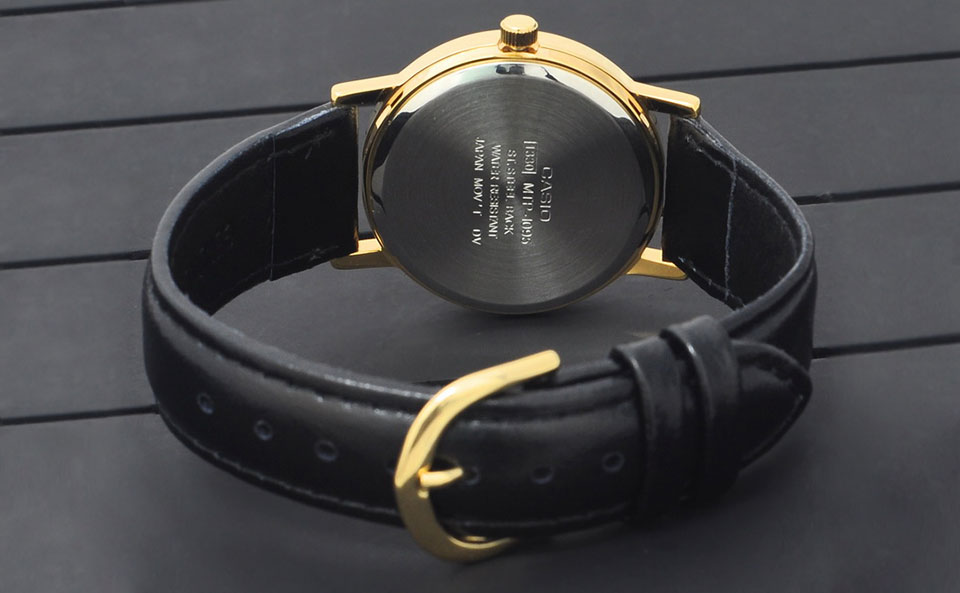 thay dây đồng hồ cao su Casio