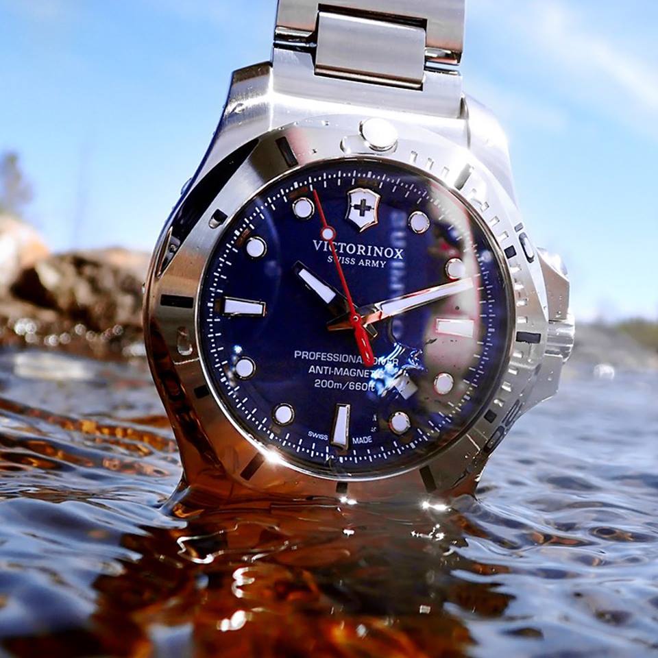 đồng hồ Victorinox